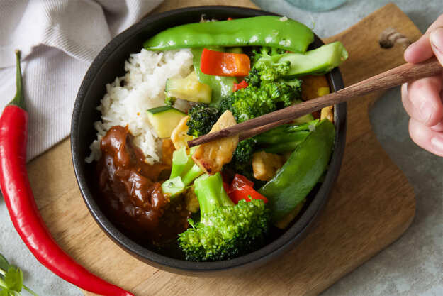 Vegetarische roerbak met tempeh